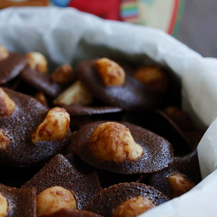 Cocoa Crisps That Are Even Better Than Jenny Bear! Signature Macadamia Nut Cocoa Crisps, Binge-Watching Snack Cookies