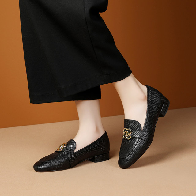 2022 all-match autumn single shoes women's new leather low-heeled women's shoes soft leather flat mother shoes large size small leather shoes