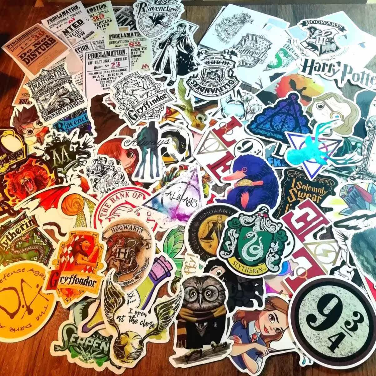 Harry Potter hand account stickers stickers surrounding hand account material four college black and white stickers Ministry of Magic fan gift