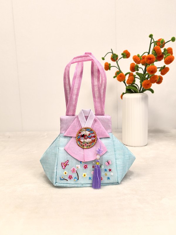 Yanji Korean Folk-Style Patchwork Handbag, Hanbok-Style Shoulder Bag, Bamboo Yarn Multi-Color Tassel Travel Bag
