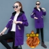 Mùa thu và mùa đông cộng với nhung cộng với size áo khoác cardigan dày của phụ nữ dài phần Áo len thêu nhung vàng Hàn Quốc - Áo len