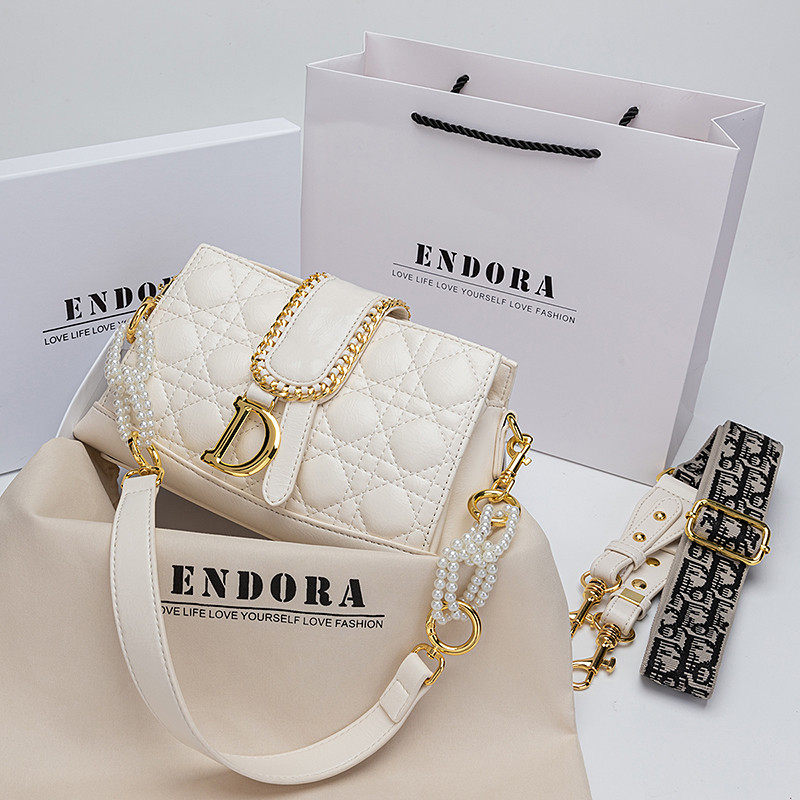 Hong Kong light luxury leather rhombus ladies bag 2022 new fashion texture single shoulder messenger chain bag chest bag