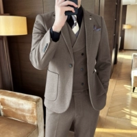 8339# Хаки единственная кнопка (костюм + брюки)