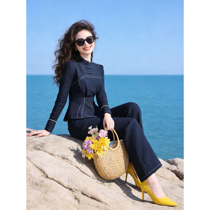 Unique and Super Stylish New Chinese-Style Beautiful Shirt for Women, Early Autumn 2026 New Model, Super Popular, Age-Reducing Denim Top