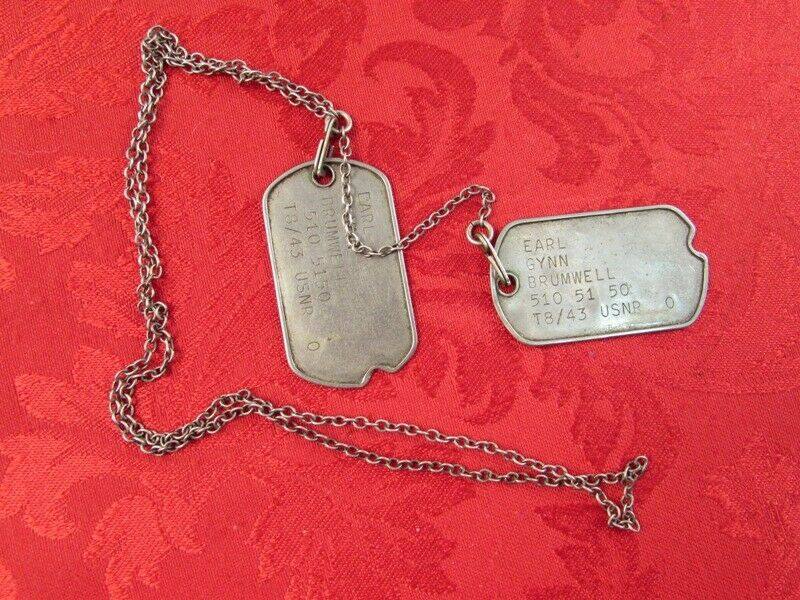 WWII US Army Edition Original Pint Army Officer Soldiers Universal Identity Nameplate Dog Tags and Hook Chains