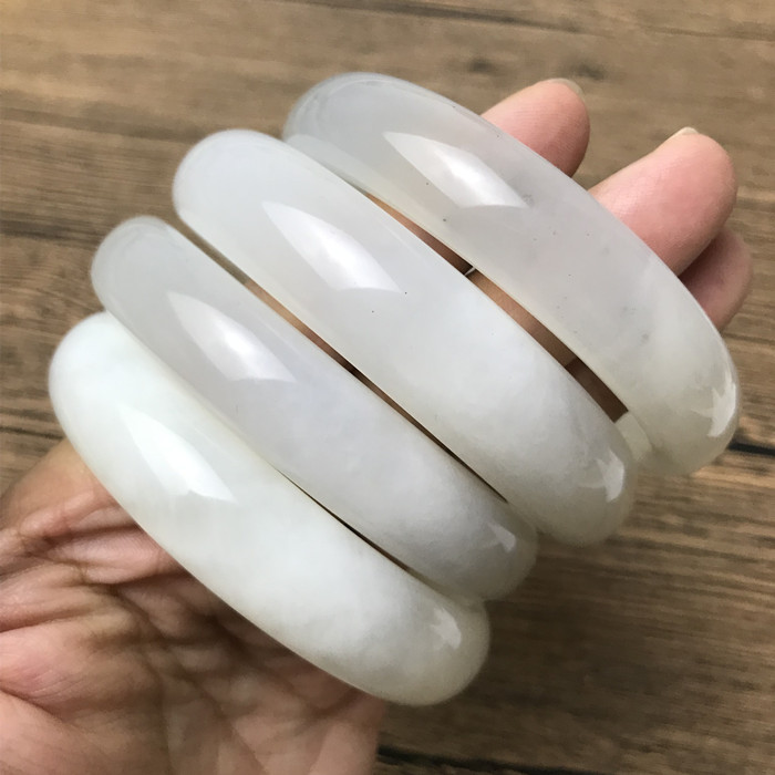 Natural Xiuyu bracelet ice material fluorescent flower jade Xiuyu Old jade River grinding jade Hetian Jade bracelet live release leakage