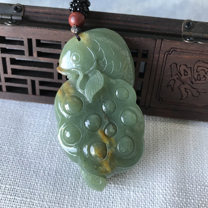 Analysis Wood Green River Grinding Jade Pendant Lotus Root Fish River Grinding Jade Fish Lotus Lotus Root Jade Pendant Old Jade Pendant Fish Handlebar Piece
