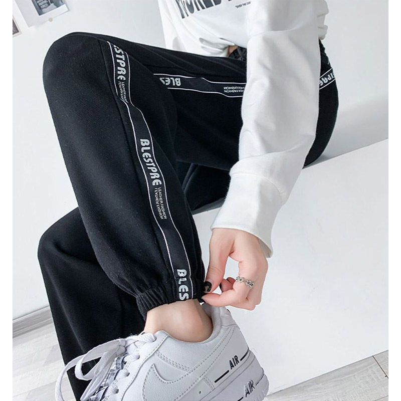 Gray Jogger Sweatpants for Women, Spring and Autumn, Slimming, High-Waisted, Loose Casual Pants, Petite Size, Heart Stripe Print Sweatpants Gray Jogger Sweatpants for Women, Spring and Autumn, Slimming, High-Waisted, Loose Casual Pants, Petite Size, Heart Stripe Print Sweatpants