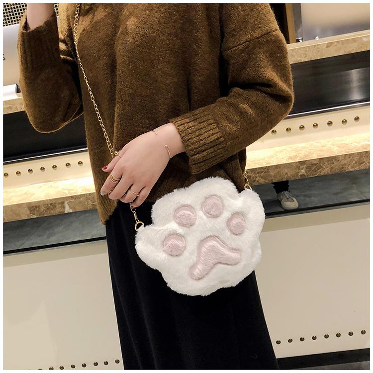 Plush New Korean Cute Bear Paw Chain Small Bag Chain Crossbody Bag display picture 6