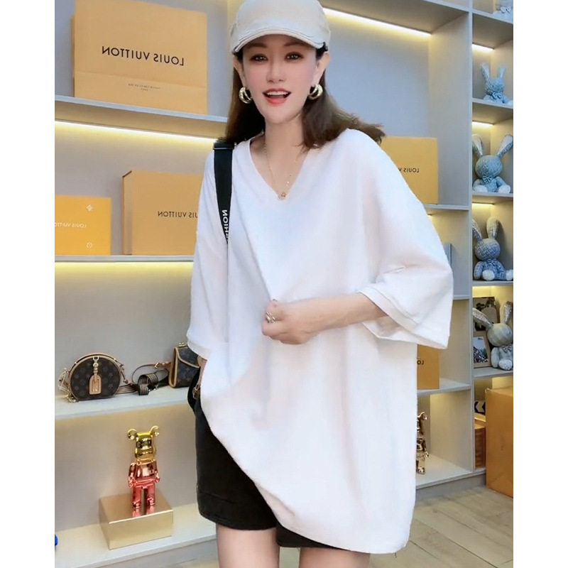 European-Style Large White V-Neck Short-Sleeve T-Shirt for Women, 2026 Summer New Loose Mid-Length Top That Covers the Hips, Trendy European-Style Large White V-Neck Short-Sleeve T-Shirt for Women, 2026 Summer New Loose Mid-Length Top That Covers the Hips, Trendy