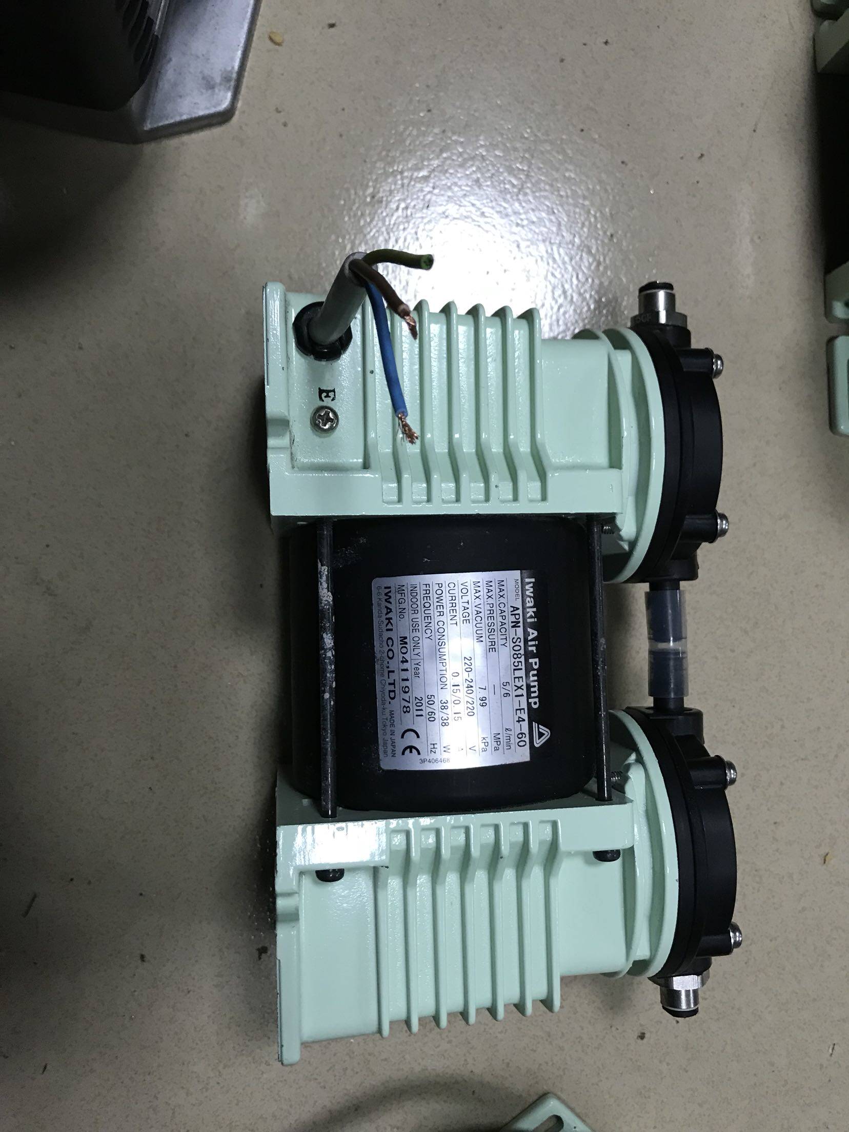 Detached machine secondhand Iwaki double head air pump APN-S085LEX1-E4-60 diaphragm pump 220V38W 7 99kpa