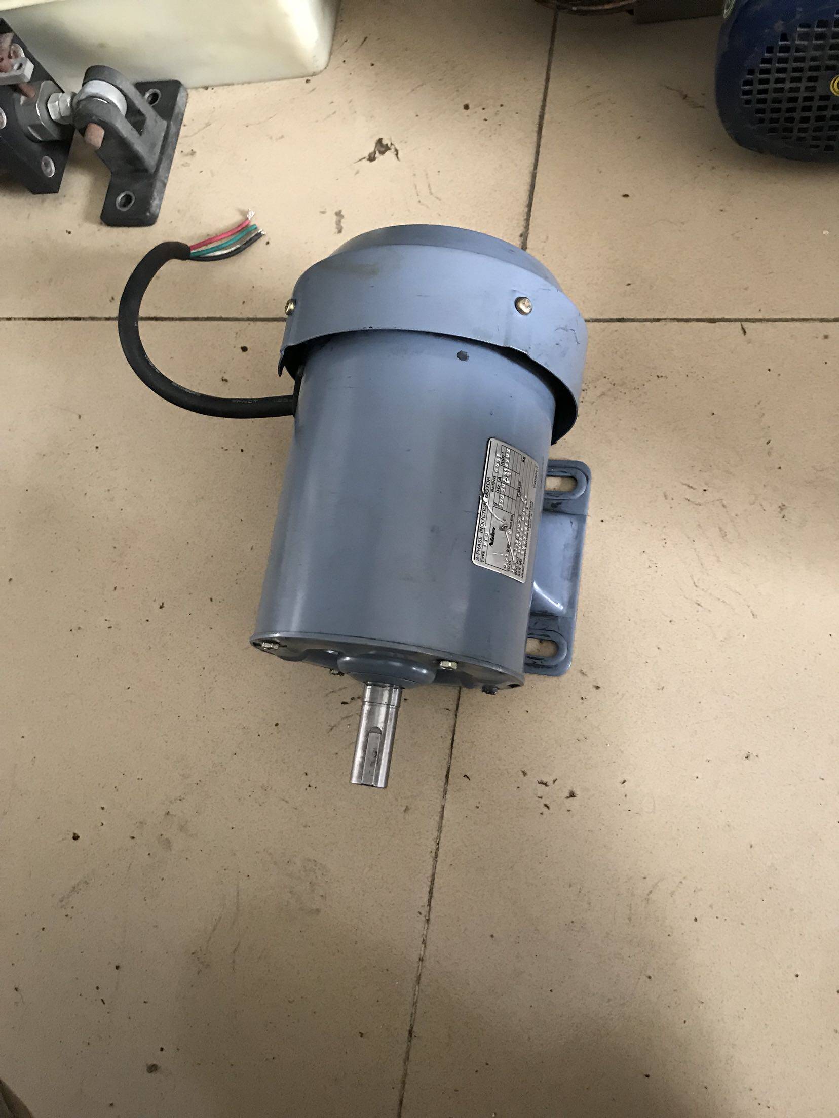 Dismantling machine secondhand Nidac motor 380v power 0 75KW rev 2908 physical picture bag for good use