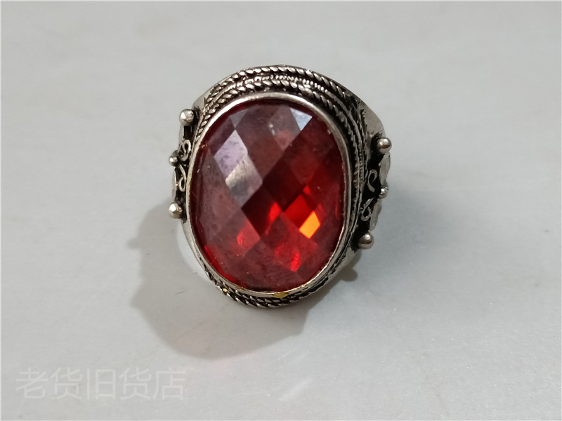 Antique jade bag real bag old modern zircon ruby ​​ring collection treasures