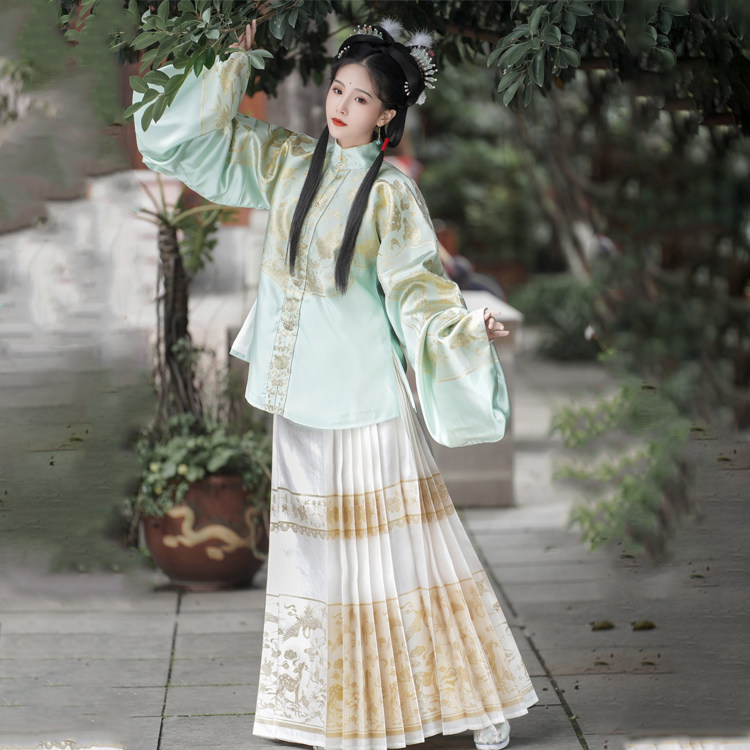 Nan Ya Ji (Lin Xi Lu) Ming autumn and winter Hanfu women's standing collar pair woven gold plus velvet upper jacket woven gold horse face skirt