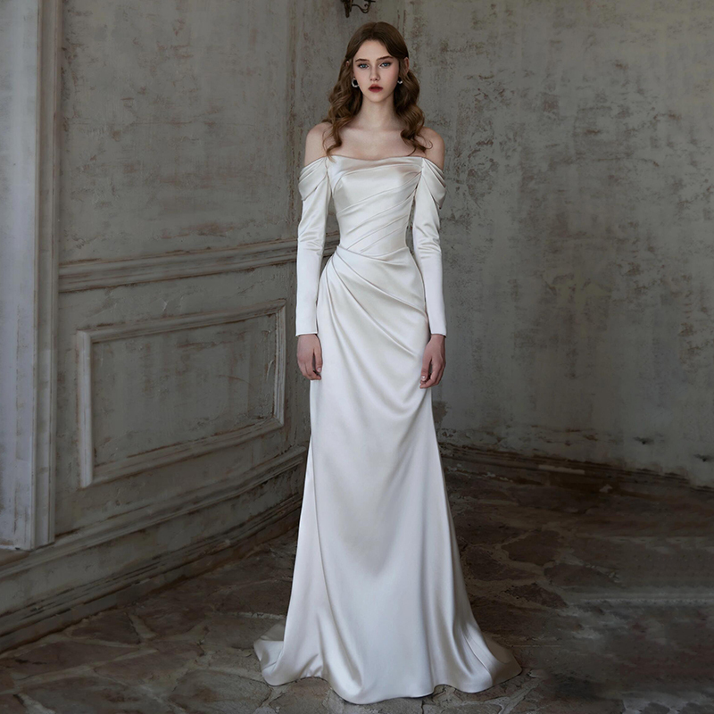 French Satin Light Wedding Dress for the Bride, Winter High-End One-Shoulder Long-Sleeved Wedding Dress, Elegant White Fishtail Dress