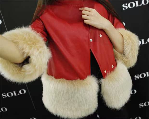 Châu Âu nhà ga giả lông cáo lông ngắn đoạn bảy điểm tay áo búp bê pu da lông áo khoác nữ áo da nữ zara