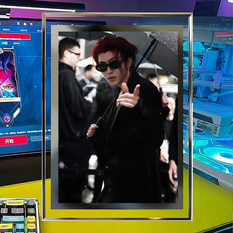 Cai Xukun Crystal Photo Frame with High-Definition Celebrity Photos, a Gift for Couples, Friends, Classmates, or Besties on Their Birthdays