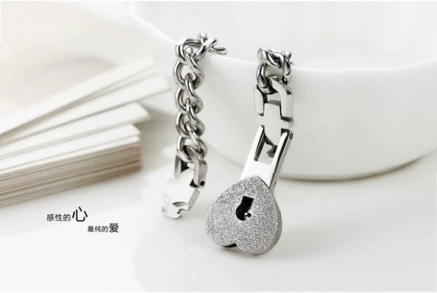 S925 sterling bạc nam và nữ lồng vào nhau khóa đồng tâm vòng đeo tay vòng đeo tay một cặp chìa khóa chữ vòng cổ món quà sinh viên - Vòng đeo tay Cuff