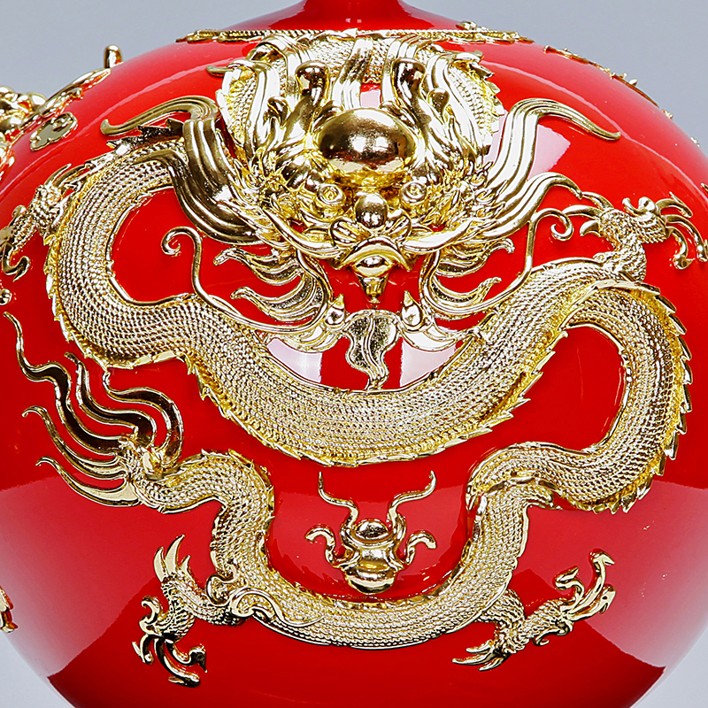 Really sheng paint line carve heaven and earth within China red ceramics vase with gold foil wedding gifts household decoration