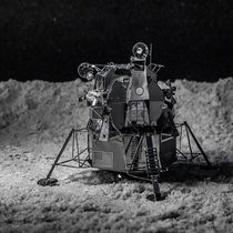 Love to fight all metal stainless steel DIY assembly model 3D mini three-dimensional puzzle lunar module crown