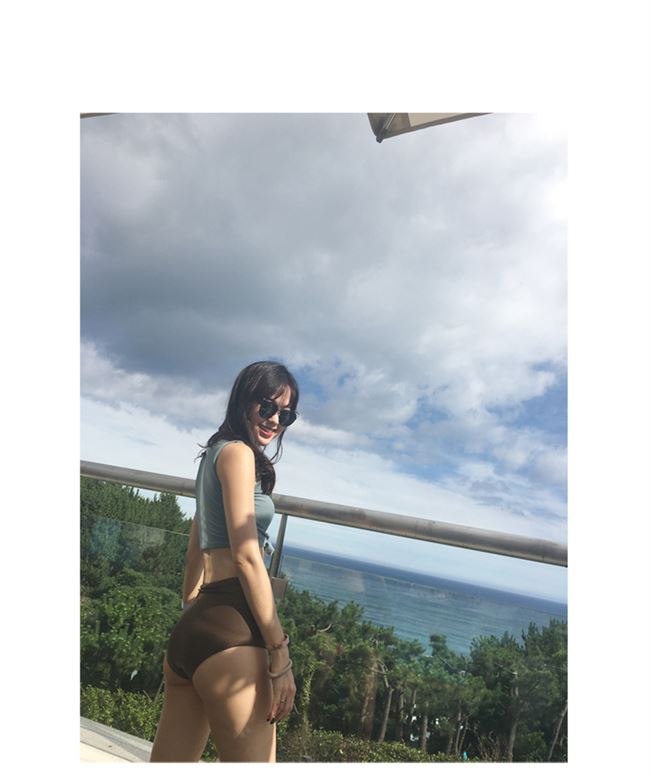 Quần bơi nữ xẻ eo cao tươi tam giác bikini che bụng thon gọn ngực nhỏ tụ tập áo tắm kỳ nghỉ Hàn Quốc - Bikinis đồ bơi cho người béo bụng