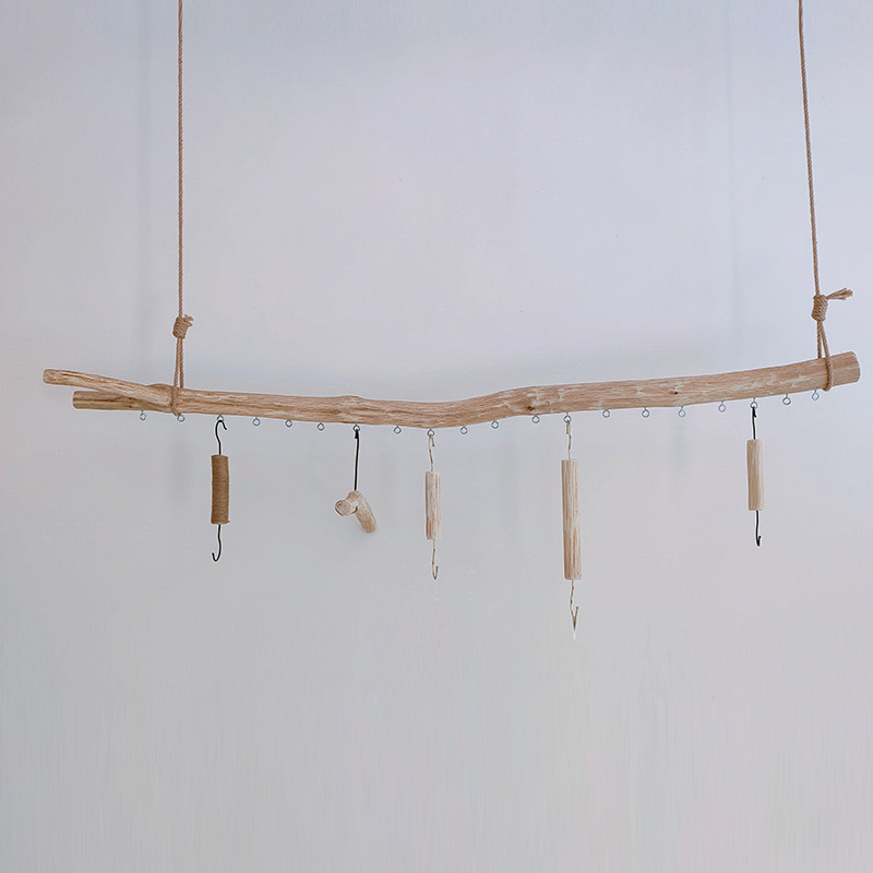 Natural peel trunk branches with hook hanging pole ecological suspension hoisting stick wooden clothing store hanging garment hanger rack