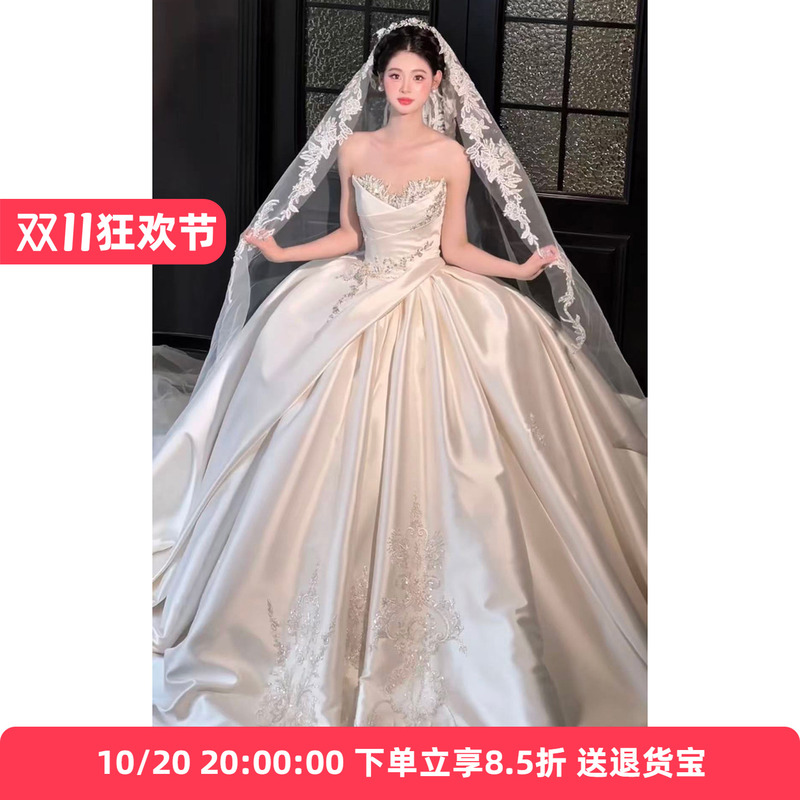 French Satin Wedding Dress with Heavy Embellishments, Strapless Princess Train, High-End Texture Bridal Gown, Suitable for Petite Figures French Satin Wedding Dress with Heavy Embellishments, Strapless Princess Train, High-End Texture Bridal Gown, Suitable for Petite Figures