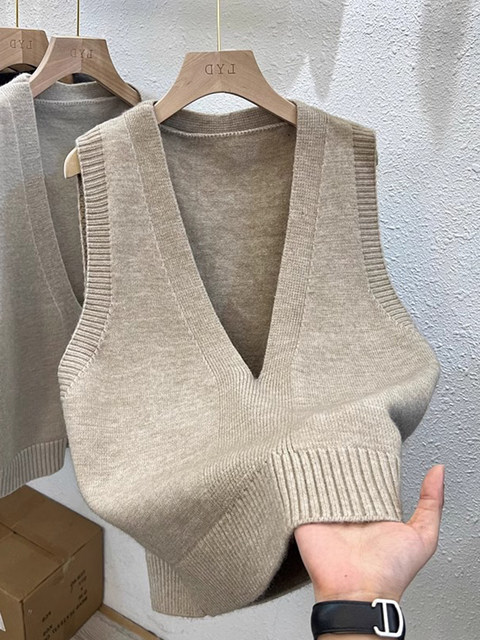 Autumn and Winter Retro V-Neck Wool Knitted Vest for Women, Lazy Style Outerwear Sweater, Layered Sleeveless Vest