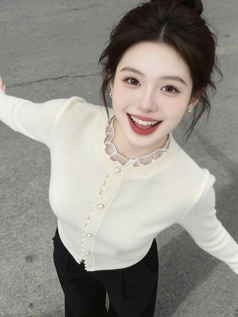 Spring Korean-Style Fake Two-Piece Patchwork Knitted Cardigan for Women, a Very Stylish and Soft Base Sweater for Layering