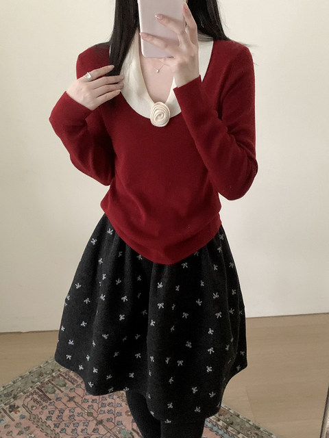 Beautiful Red Floral Sweater for Women in Spring, with a Lazy Style and a High-End Feel, Knitted Base Layer Top with an Elegant Vibe