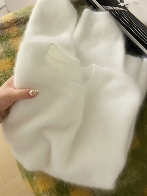 Lazy Style Green Mohair Round Neck Sweater for Women, Autumn and Winter Soft and Loose Knitwear with a High-End Feel, Outerwear Top