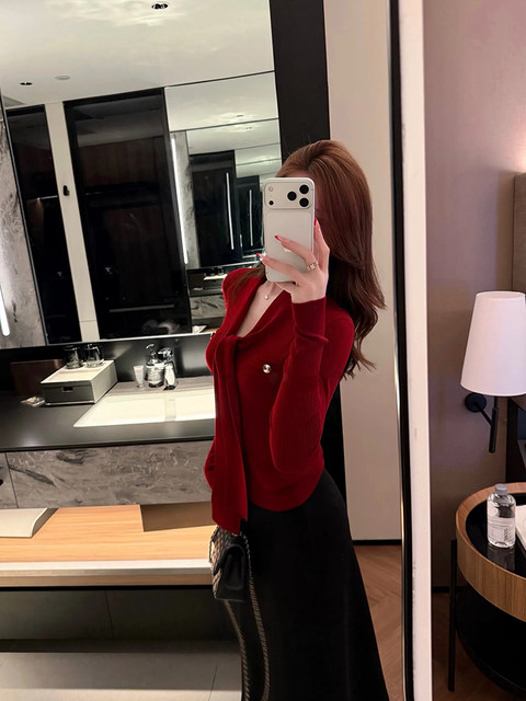 Chanel-Style Light Luxury Ribbon-Trimmed Knit Sweater for Women, Autumn and Winter Slim-Fit Stylish Base Sweater, Super Beautiful and Attractive Top