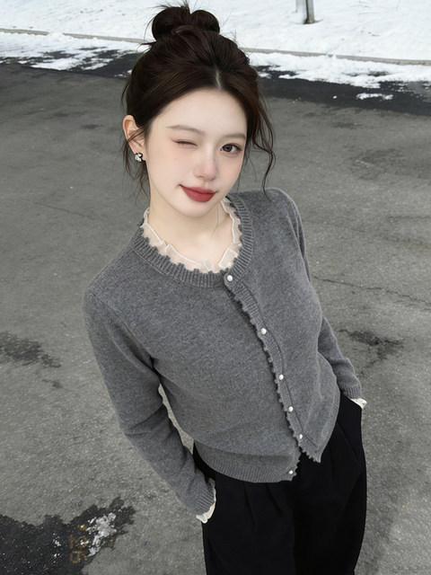 Spring Korean-Style Fake Two-Piece Patchwork Knitted Cardigan for Women, a Very Stylish and Soft Base Sweater for Layering