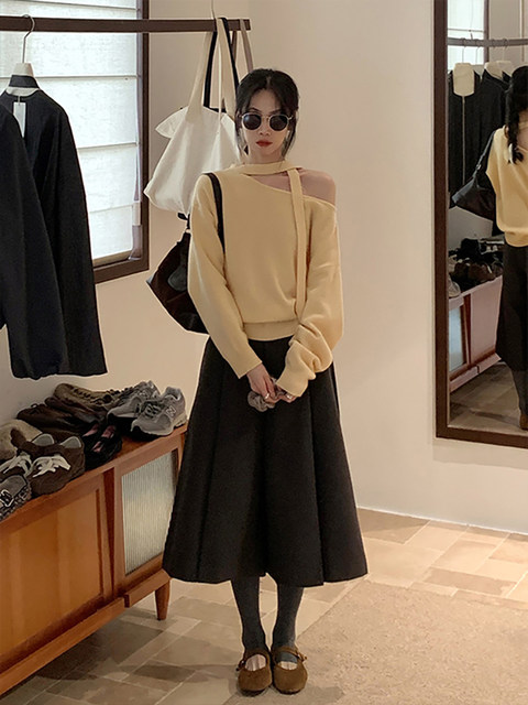 Korean-Style Yellow Halter Neck Asymmetrical Shoulder Knit Sweater for Women, Autumn and Winter, Casual Slim-Fit Base Sweater, Inner Wear Off-Shoulder Top