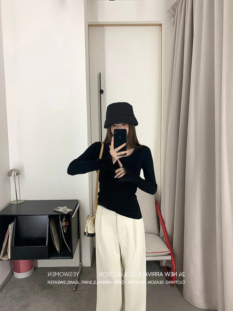 Autumn and Winter Gentle White Large-Neck Wool Knit Sweater for Women, Stylish Slim-Fit Base Sweater with Bell Sleeves for Layering