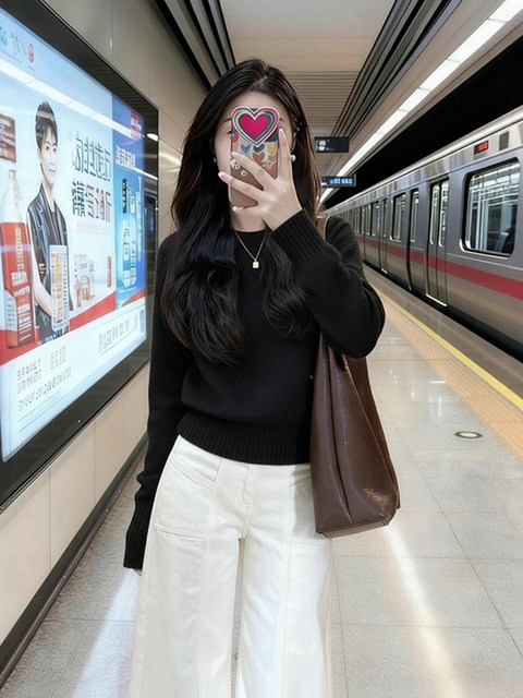 Gorgeous Gray High-End Short Sweater for Women, Autumn and Winter Lazy Style, Waist-Cinching Knitted Base Shirt, Korean Style Inner Wear Top