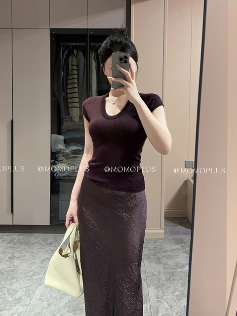 Summer Style U-Neck Slim-Fit Five-Quarter Sleeve Knit Top for Women, High-End Mid-Sleeve Base Shirt, Vintage Thin Top