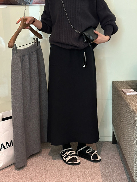 High-Waisted Wool A-Line Knit Skirt for Women, Autumn and Winter, High-End Gray Straight Pencil Skirt, Long Skirt