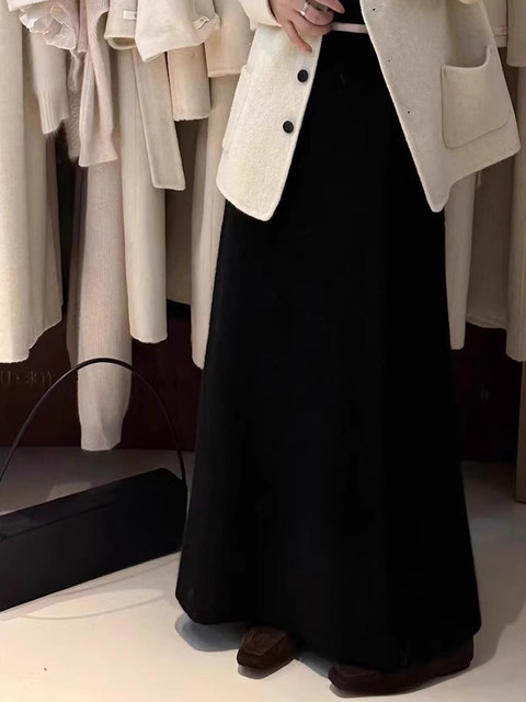 White Wool A-Line Knitted Skirt for Women, Autumn and Winter, High-Waisted, Slimming, Thickened, Hip-Hugging Skirt, Elegant and Gentle Long Skirt