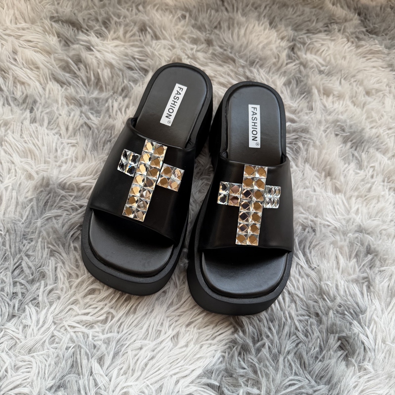 Sanwai Original Subculture Dark Sexy Cross Rhinestone Thick-Soled Slip-On Sandals for Women, Black Height-Increasing Outdoor Slippers Sanwai Original Subculture Dark Sexy Cross Rhinestone Thick-Soled Slip-On Sandals for Women, Black Height-Increasing Outdoor Slippers