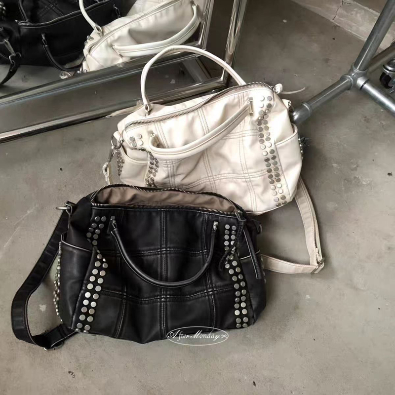 2026 New Korean Style Women's Large-Capacity Bag Studded Pillow Bag Handbag Large Shoulder Bag Crossbody Bag