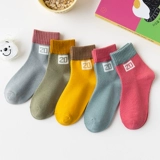 Тонкие хлопковые демисезонные детские цветные мультяшные носки, средней длины