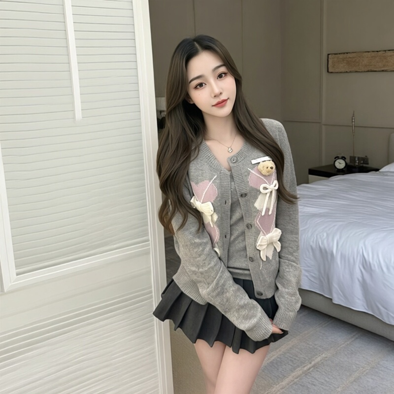2026 Early Autumn New Style Gentle and Fashionable Age-Reducing Sweater for Women, Heart-Shaped Diamond Pattern Bow Cardigan Vest Two-Piece Set
