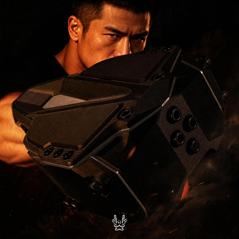Carnivore Fist Armor Ii Is a Tactical Outdoor Self-Defense Metal Protective Gear That Adheres to the Principles of Boxing and Provides Hard Protective Gloves Carnivore Fist Armor Ii Is a Tactical Outdoor Self-Defense Metal Protective Gear That Adheres to the Principles of Boxing and Provides Hard Protective Gloves