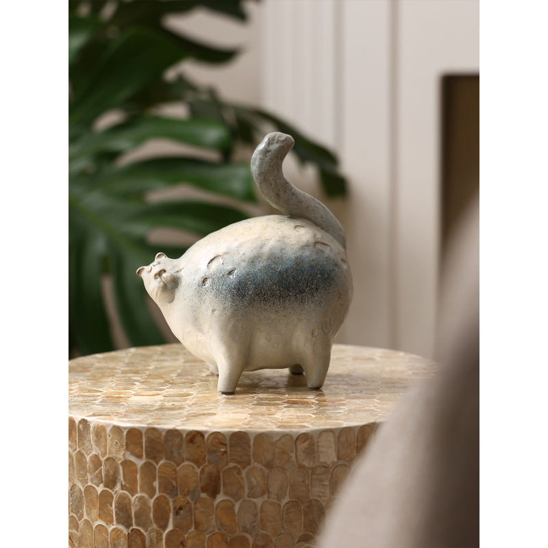 Simple and Artistic Creative Ceramic Cat Desktop Ornament, Niche Healing Style, Living Room Entrance Decoration Gift