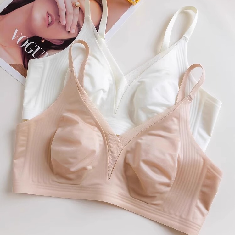 Ultra-Thin French Lace Bunny Ear Bra for Women with Large Busts, Minimizing and Slimming, Wireless Triangle Cup Anti-Sagging Bra