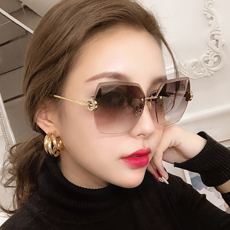 Sun Glasses Women Advanced in large face Thin Anti UV Glasses 2022 New Sunglasses Summer Sunscreen
