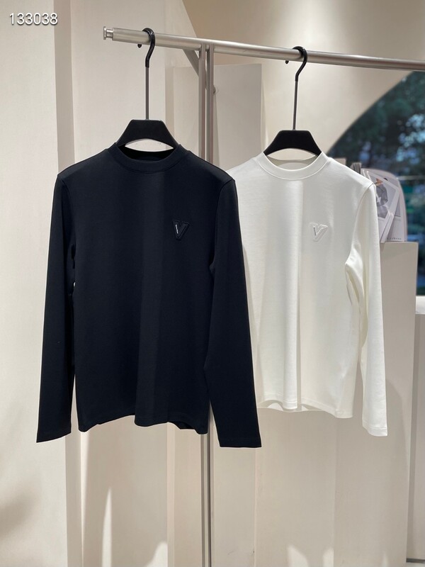 Valentino. Orandi 25 Fall/Winter New Men's Round Neck Long-Sleeved T-Shirt with Letter Logo on the Chest, Two Colors