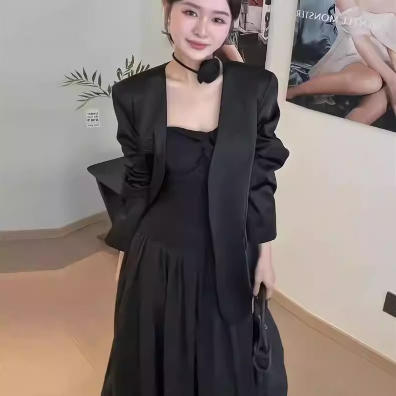 2026 Super Trendy Black Strapless Dress and Blazer Two-Piece Set, Elegant and Appropriate Early Autumn Outfit for Women