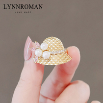 LYNNROMAN VINTAGE METAL WIND GIFT Chest Stitch Breast 2022 Little crowdDesign Dont pin the needle to prevent the light deduction